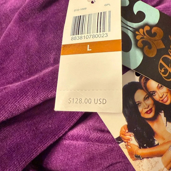 NWT Women’s purple velour jacket by Beyoncé from the Dereon Collection Size L - Picture 8 of 8